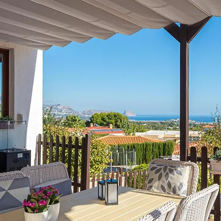 Villa Belmonte Family