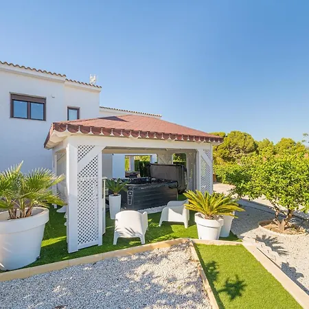 Belmonte Family L'Alfas del Pi